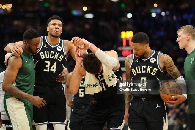 对阵维拉一战，库杜斯6次过人全失败，11次对抗失败全场之最