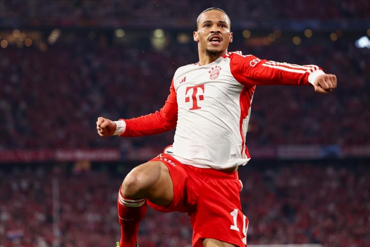 巅峰身价1亿欧！29岁萨内土超双响，1125万年薪10场3球3助