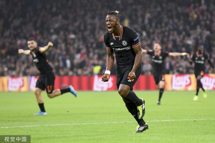 暴打！乔治刚刚登场就破门，10人阿贾克斯1-5落后切尔西