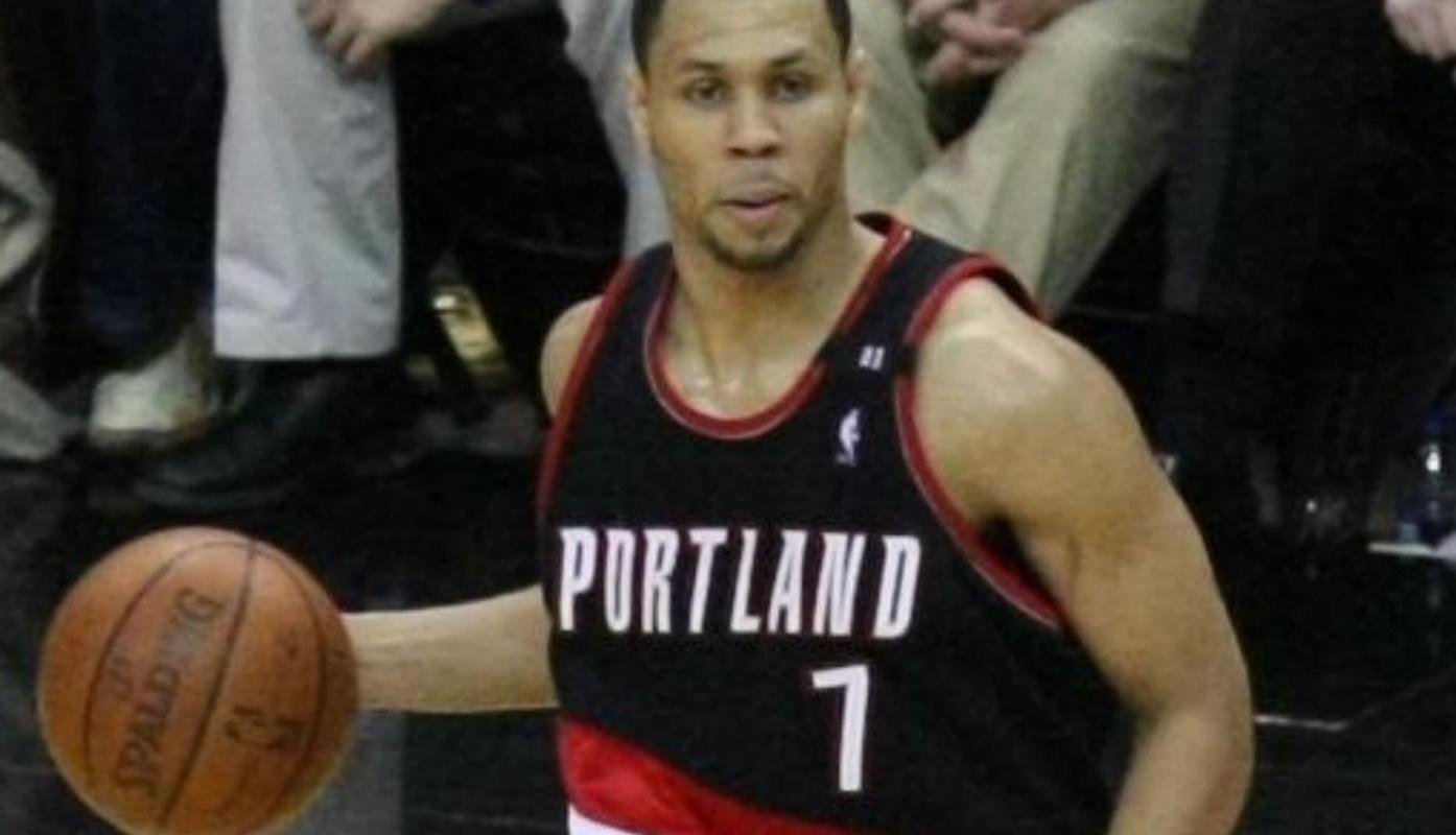 科尔：开拓者打得我们毫无还手之力 波特兰的球迷会喜欢这支队伍