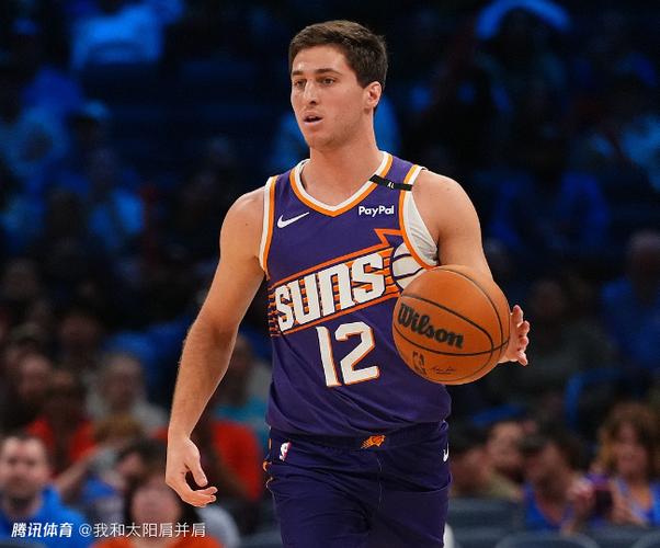 详细阅读:终于等到!吉莱斯皮点到篮板推反击 布克双手飞扣反超比分! 终于等到!吉莱斯皮点到篮板推反击 布克双手飞扣反超比分!