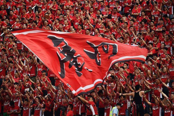 庞特普雷塔夺建队125年首个全国冠军，球迷冲场导致颁奖仪式推迟