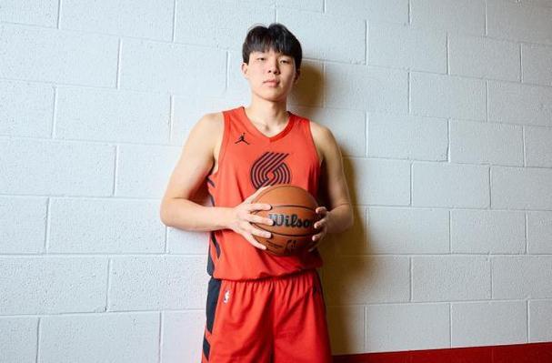 队记：杨瀚森每场几分钟这没问题 关键是几分钟的表现还是负面的