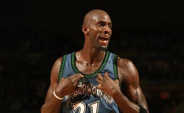 加内特当面吐槽皮尔斯：我以为你能拿MVP 但是你完全不防守