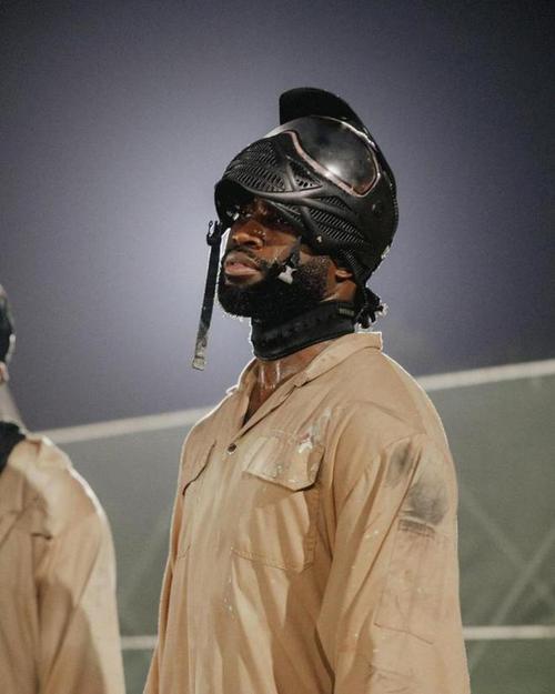 够硬气！杰伦-布朗弧顶命中回应三分&个人已经30+