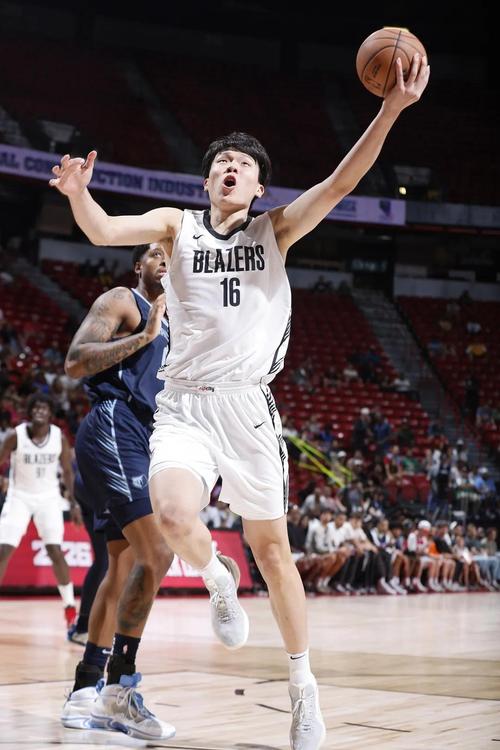 队记：杨瀚森下放仅2天 是去训练 计划下周一回归打湖人！