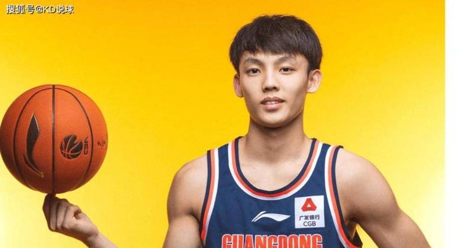 徐杰摸高测试3米15 崔永熙：够用了