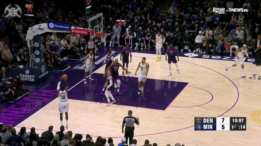 带刀侍卫！小哈达威14中8贡献23分3板 三分11中7